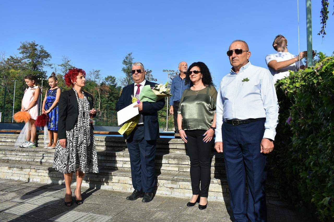 Зам.-кметовете на Асеновград - официални гости на три училища в първия учебен ден